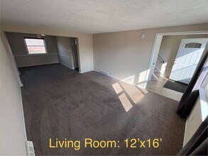 5757 Glendale Dr, Unit Left in Lockport, NY - Foto de edificio - Building Photo