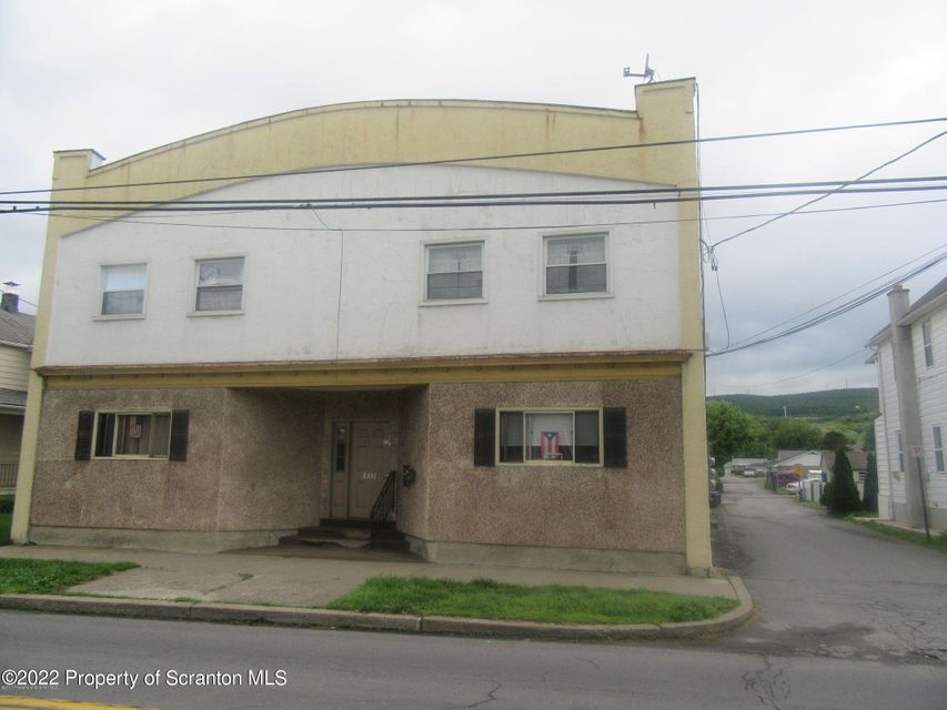 433 Boulevard Ave in Dickson City, PA - Building Photo