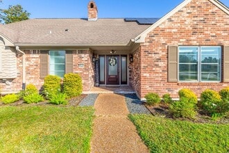 4910 Gladys Ave in Beaumont, TX - Building Photo - Building Photo