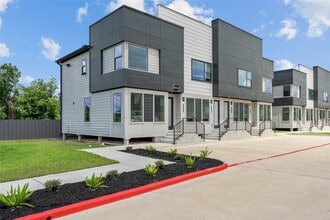 Villas at Mansfield in Houston, TX - Foto de edificio - Building Photo