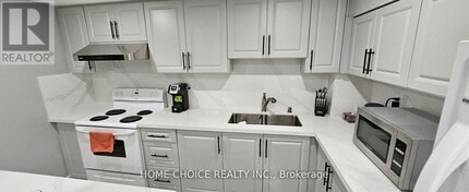 18 Stone Mason Dr in Markham, ON - Building Photo - Building Photo