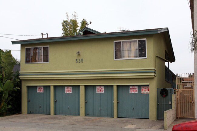 536 St. Louis Ave in Long Beach, CA - Foto de edificio - Building Photo