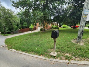 8114 Glimmer Way in Louisville, KY - Building Photo - Building Photo