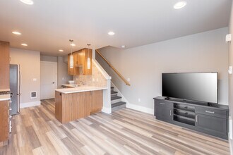 1410 NW 20th St, Unit 102 in Corvallis, OR - Foto de edificio - Building Photo