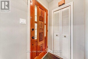 164 Ellington Dr in Toronto, ON - Building Photo