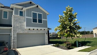 Room in Townhome on Cowbird Path in Pflugerville, TX - Building Photo