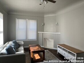 309 E Lullwood Ave in San Antonio, TX - Building Photo - Building Photo