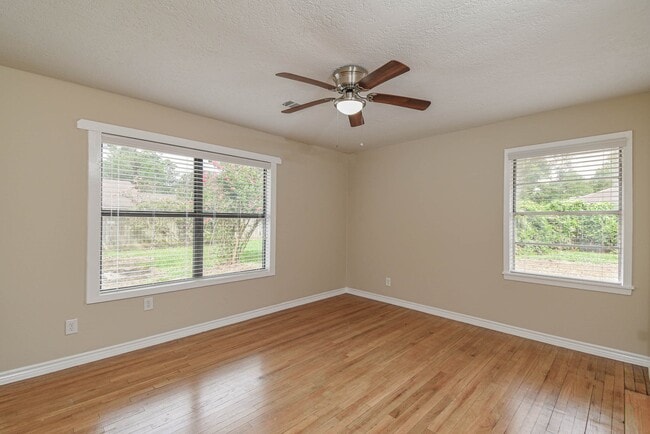 property at 1509 N San Jacinto St