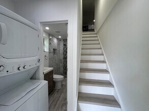 6208 SW 123rd Ave, Unit 2 in Miami, FL - Building Photo - Building Photo