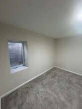 1208 N Brunswick Ln in Wichita, KS - Building Photo - Building Photo