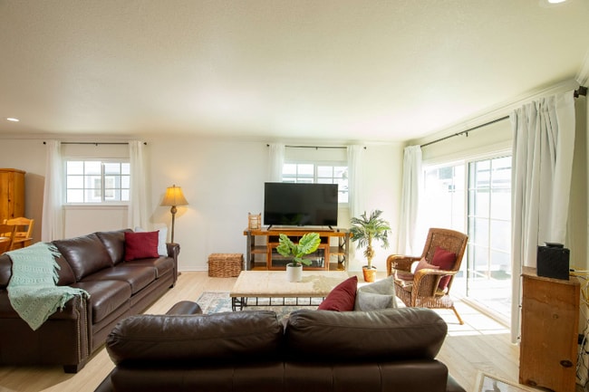 7310 Balboa Blvd in Los Angeles, CA - Building Photo - Building Photo