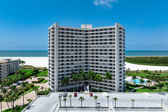 South Seas Towers in Marco Island, FL - Foto de edificio - Building Photo