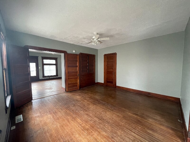 418 E Main St in Greenfield, IN - Building Photo