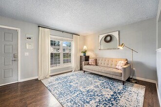 8194 W 93rd Cir in Westminster, CO - Foto de edificio - Building Photo