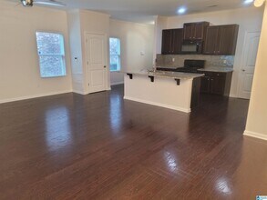 407 W Park Dr in Fultondale, AL - Foto de edificio - Building Photo