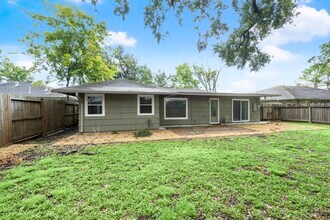 5310 Windswept Ln in Houston, TX - Building Photo - Building Photo