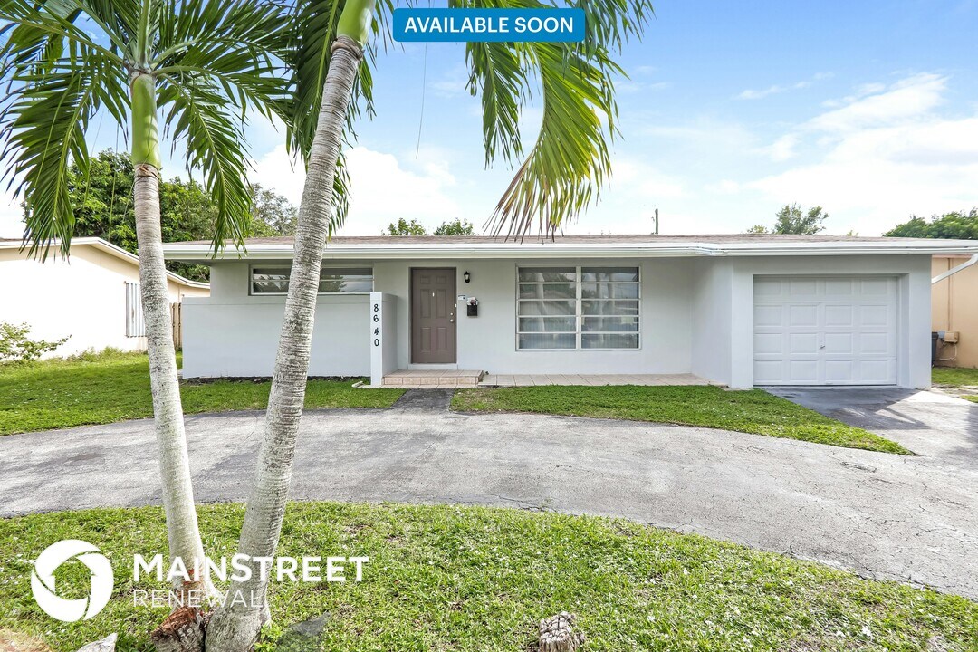 8640 NW 25th St in Sunrise, FL - Building Photo