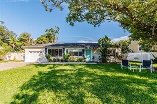 6206 S Kelly Rd in Tampa, FL - Building Photo