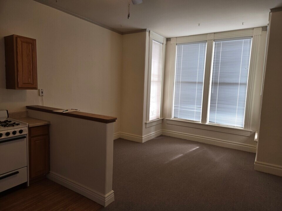 308 Solano St, Unit 2 in Suisun City, CA - Building Photo