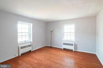 732 Melon Pl, Unit E in Philadelphia, PA - Building Photo - Building Photo