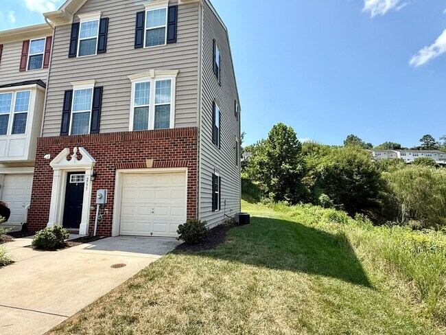 2177 Whispering Hollow Ln in Charlottesville, VA - Building Photo - Building Photo