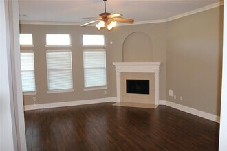 5215 Cypress Spring Dr in Missouri City, TX - Building Photo - Building Photo