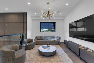 727 NE 17th Way, Unit 0421 in Fort Lauderdale, FL - Building Photo - Building Photo