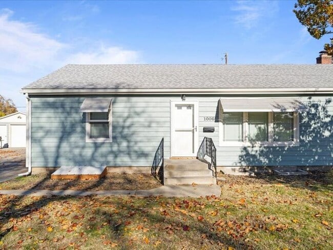 property at 1006 Van Giesen St