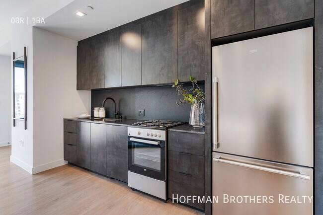 10700 Tabor St in Los Angeles, CA - Building Photo - Building Photo