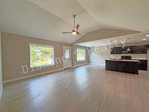 1097 E Lakota St in Nixa, MO - Building Photo - Building Photo
