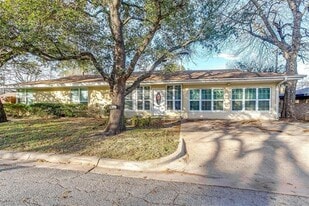 3244 Lubbock Ave in Fort Worth, TX - Building Photo