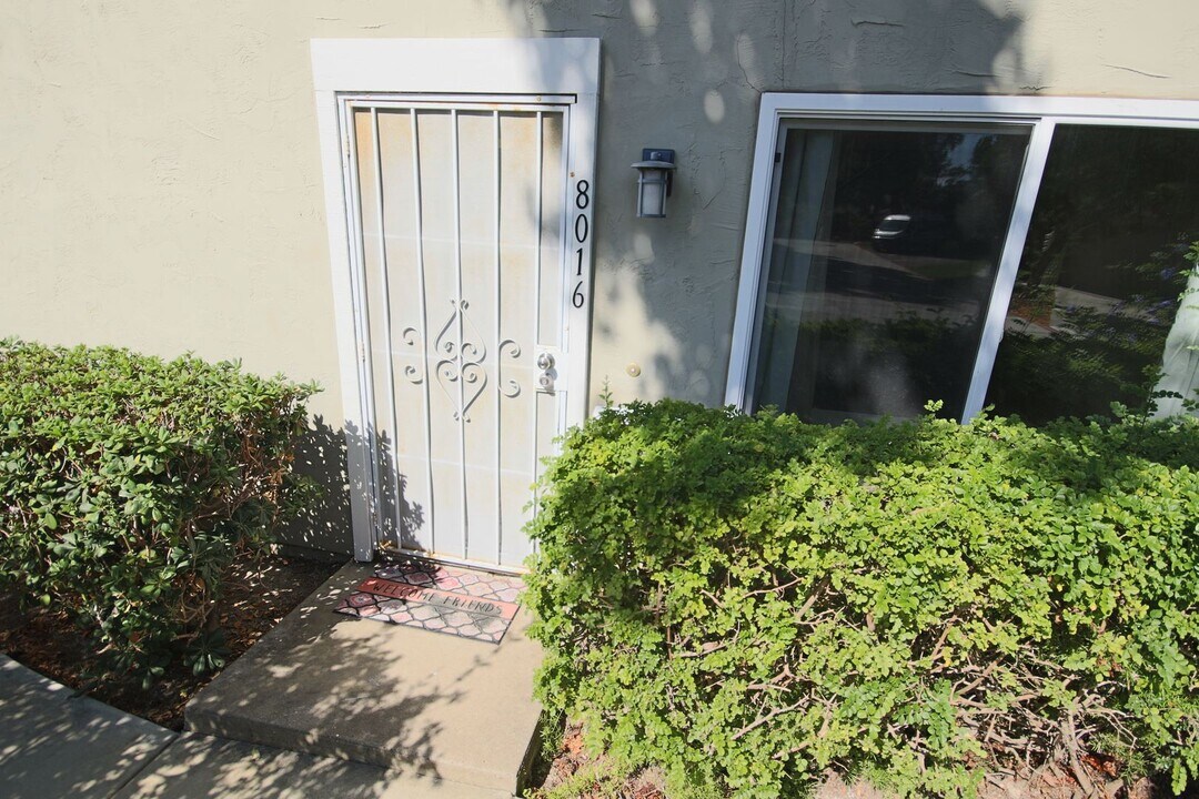 8016 Camino Huerta in San Diego, CA - Building Photo