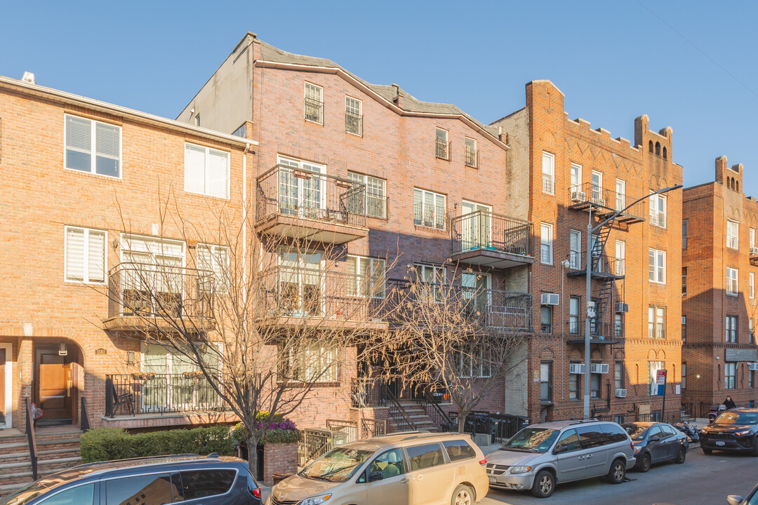1565 47th St in Brooklyn, NY - Foto de edificio