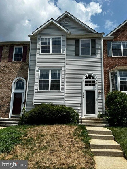 1184 Fetterbush Cir, Unit 01-0348 in Eldersburg, MD - Building Photo