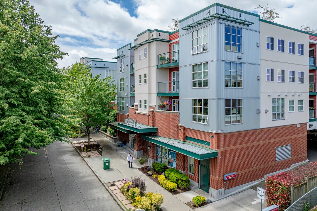The Admiral in Seattle, WA - Foto de edificio