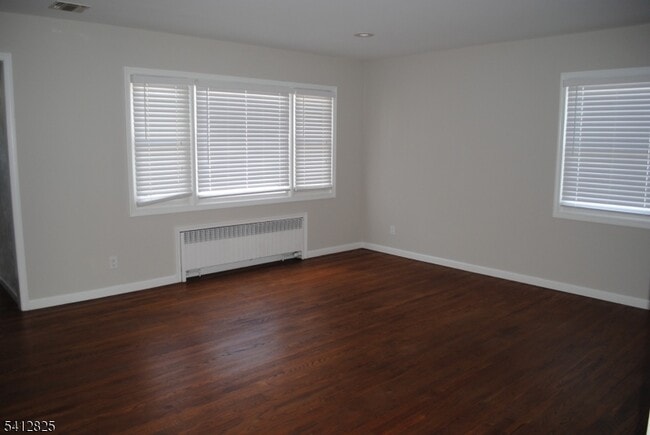 51 Anderson Ave in Totowa, NJ - Building Photo - Building Photo