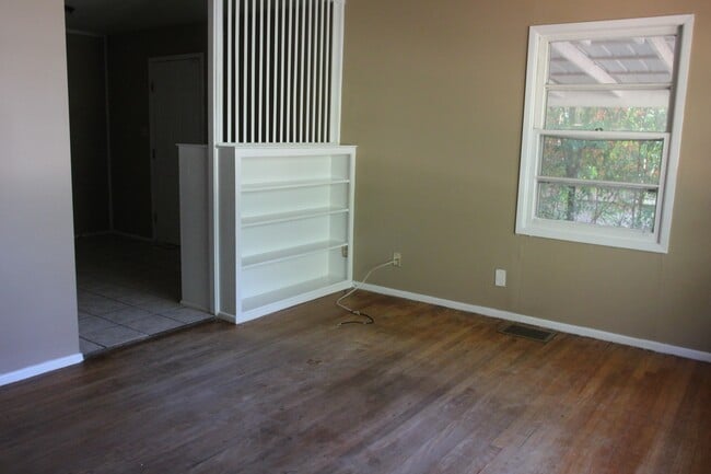 2011 W Broad Ave in Albany, GA - Building Photo - Building Photo