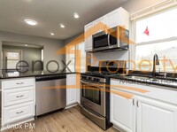 24283 Lexington Ave photo'