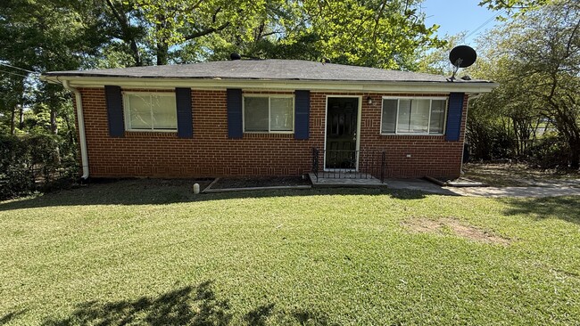 property at 102 E Mimosa Dr