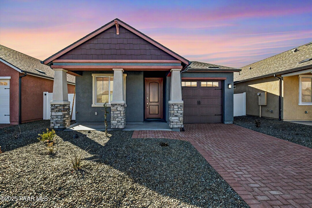 175 N Village Way in Prescott Valley, AZ - Building Photo