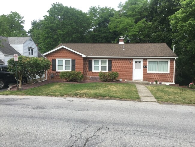 property at 19 Poplar St