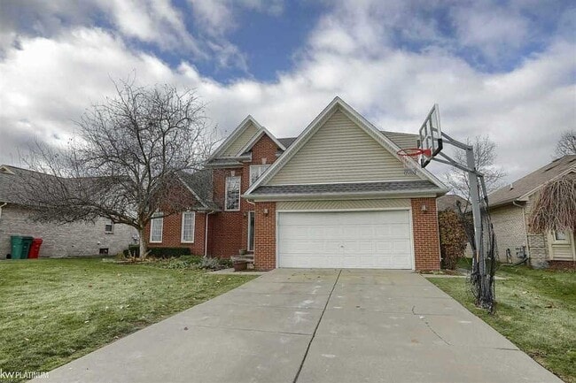 53099 Pimpernil Ln in New Baltimore, MI - Building Photo - Building Photo