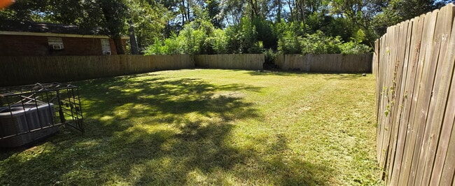 3033 Woodview Dr in Jackson, MS - Building Photo - Building Photo