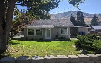 416 E Eli Ave in Chelan, WA - Building Photo