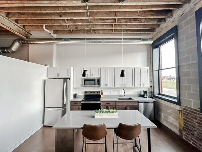 605 W 4th St N in Newton, IA - Building Photo - Building Photo