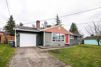 24116 11th Ave S in Des Moines, WA - Foto de edificio - Building Photo