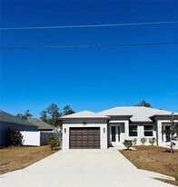 41 Pine Hurst Ln in Palm Coast, FL - Building Photo