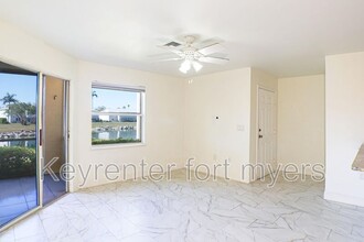 12540 Equestrian Cir in Ft. Myers, FL - Building Photo - Building Photo