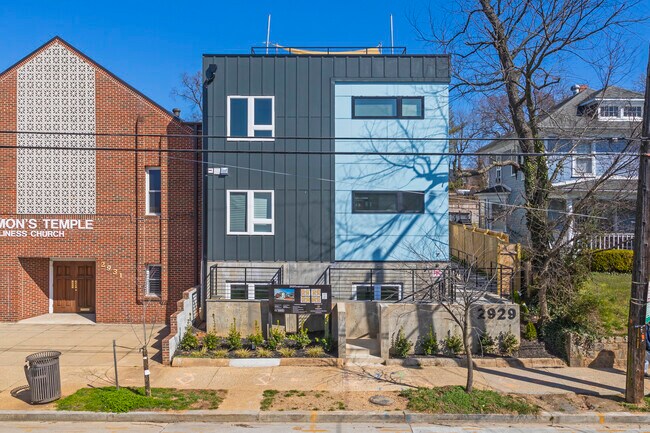 2929 12th St NE in Washington, DC - Foto de edificio - Building Photo