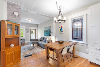 1832 W 2nd Ave in Vancouver, BC - Building Photo - Building Photo
